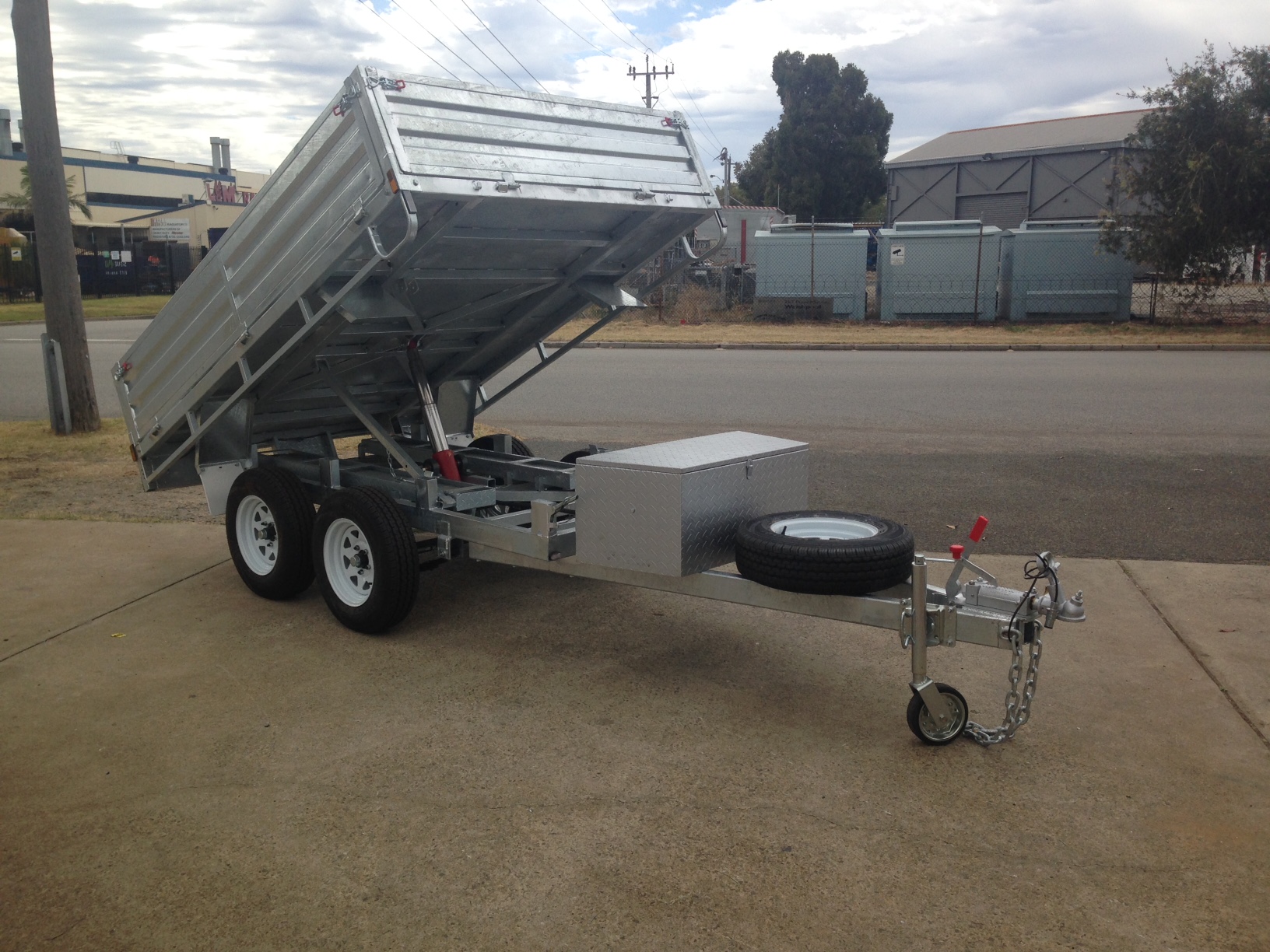 9x6ft Onroad Tipping Flat Top 2 Tonne Braked
