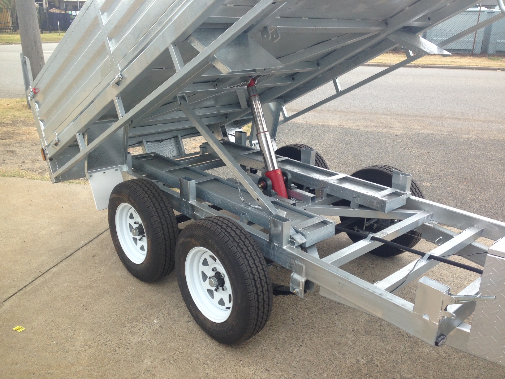9x6ft Onroad Tipping Flat Top 2 Tonne Braked
