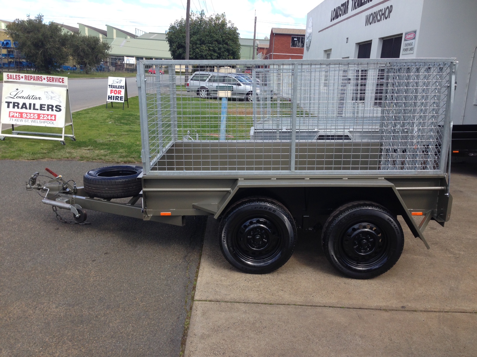 8x5ft 7 Leaf Rocker with Brakes, 900 Cage and Spring Loaded Ramp