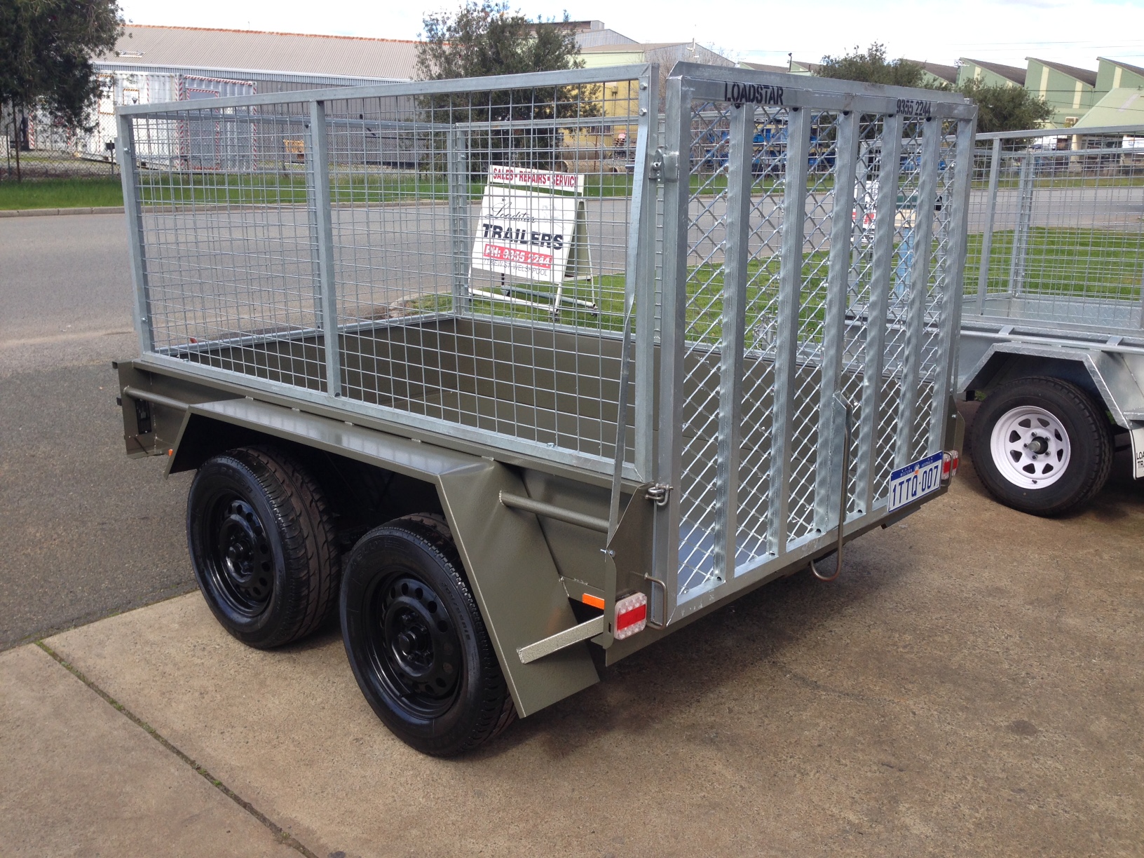 8x5ft 7 Leaf Rocker with Brakes, 900 Cage and Spring Loaded Ramp