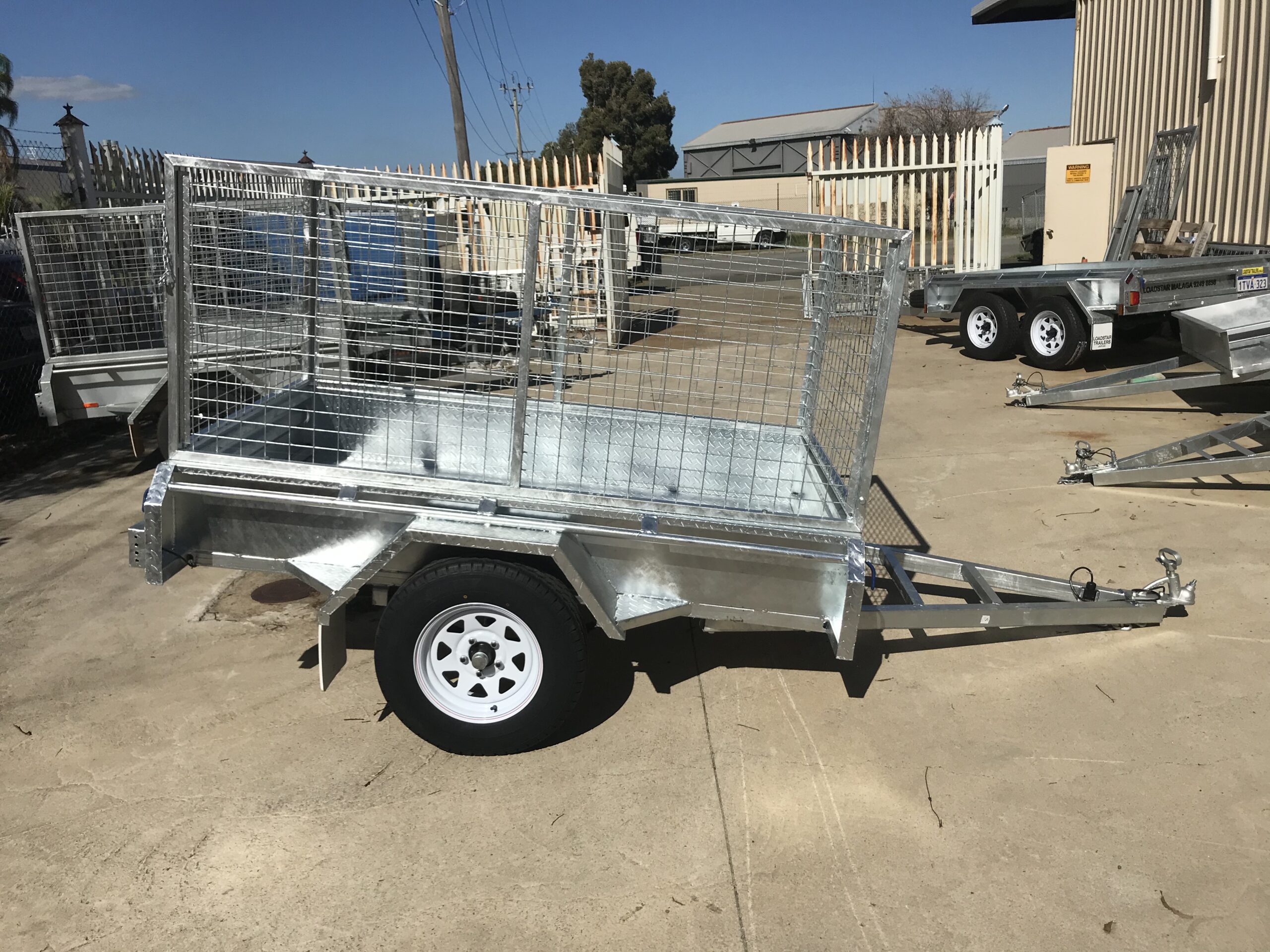 7x4ft Galvanised Trailer with 900mm Cage