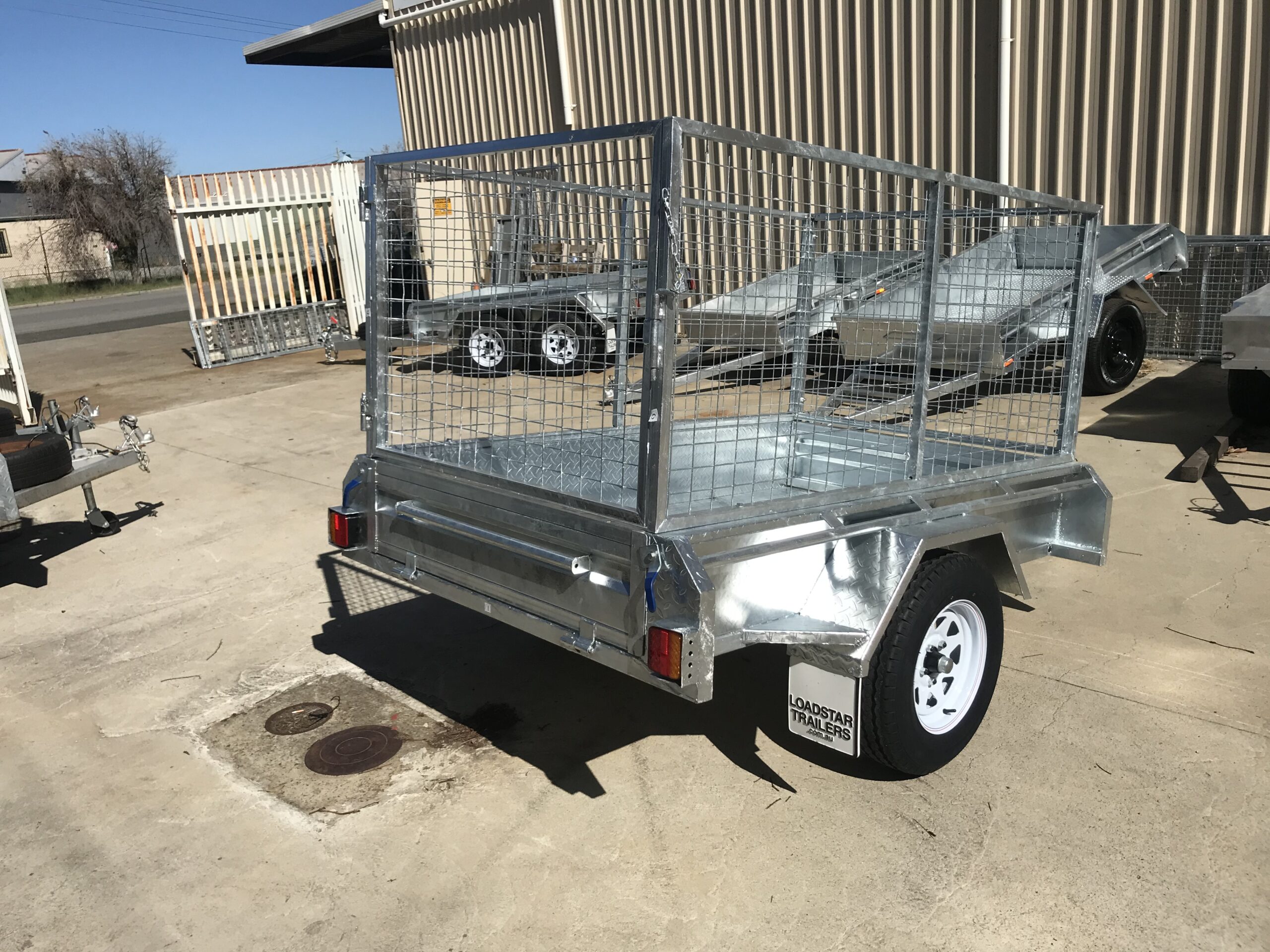 7x4ft Galvanised Trailer with 900mm Cage